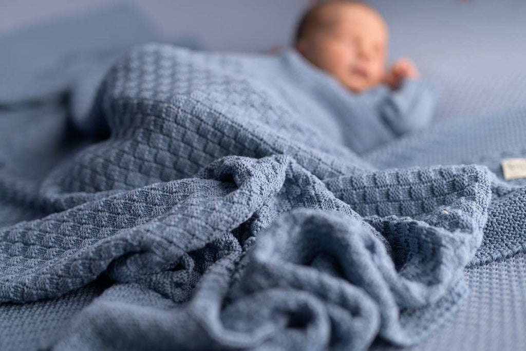 micu micu Babydecke in Blau, Muster-Detailansicht 